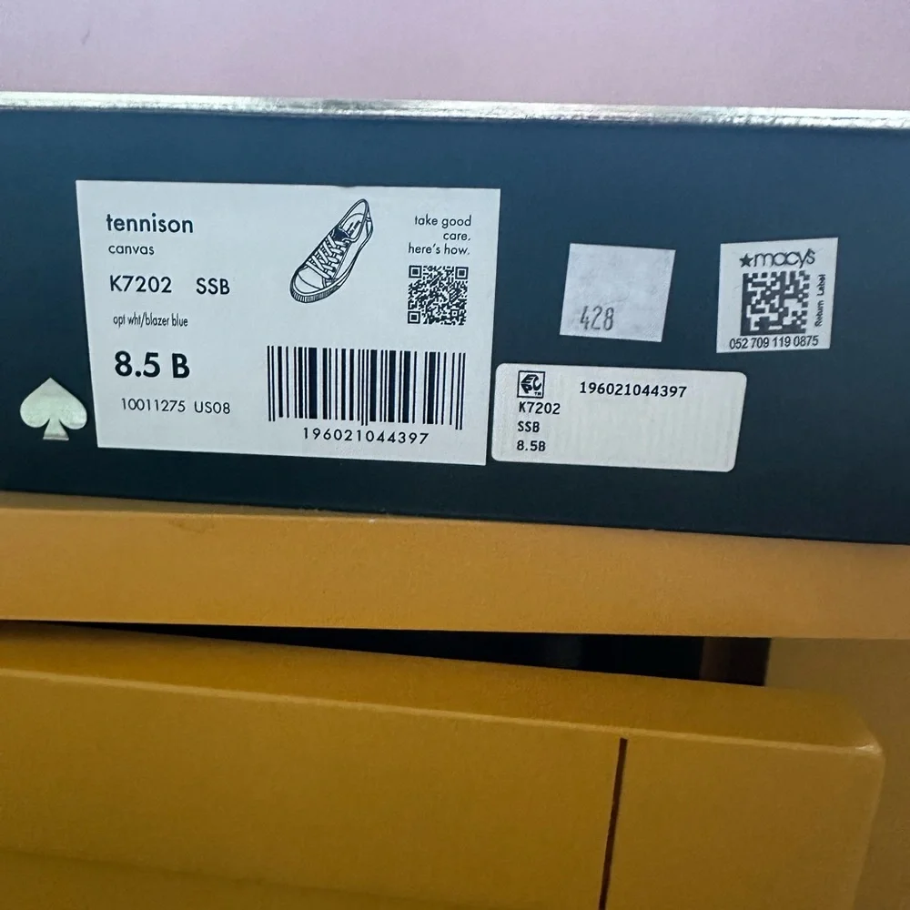 Looking to sell! Kate Spade tennison sneaker size 8.5 - Picture 3 of 5